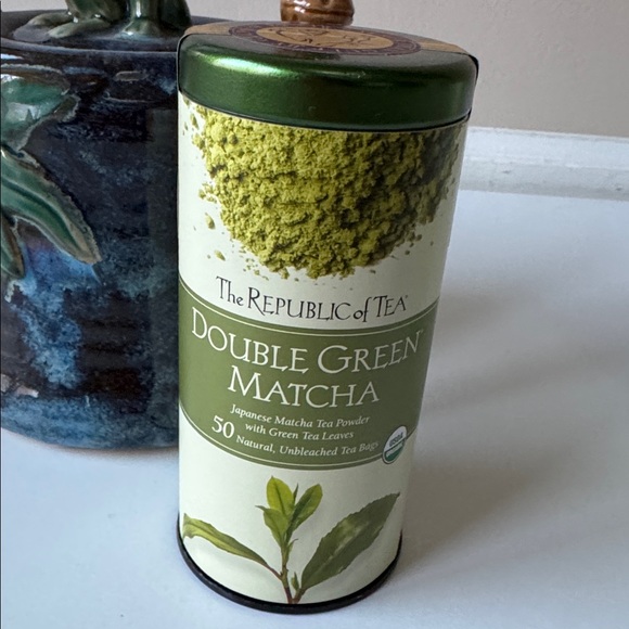 Ceramic Teapot with Frog and Leaf Design & 2 cans of The Republic of Tea - Picture 13 of 16